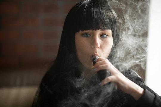 e papierosy market shifts and health research explained as bbc news e cigarettes coverage sparks debate over youth vaping laws