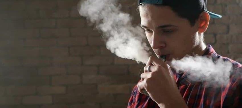 E-cigaretta travel essentials and can you take electronic cigarettes on planes answered for flyers