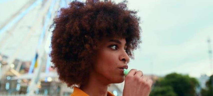 Jednorázové e-cigarety and age restriction for e cigarettes explained for buyers and retailers