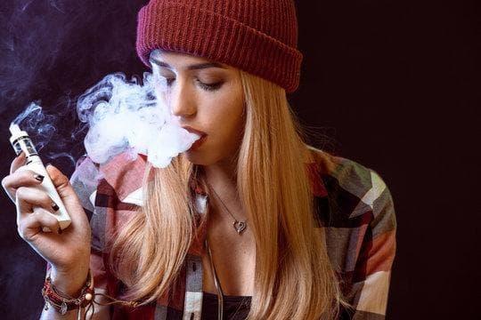 E-cigareta Market Insights 2025 and Why Retailers Choose a Trusted electronic cigarette company for Growth