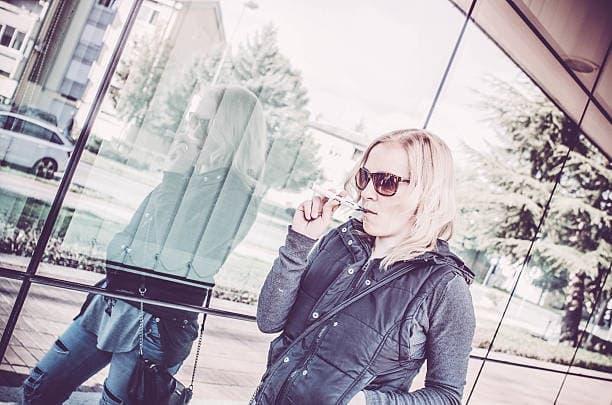 Top e cigarette brands compared and is electronic cigarette more harmful than smokers realize