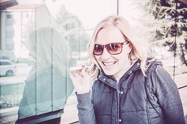 E-Cigarete reveals harmful effects of e cigarettes and safer alternatives for users